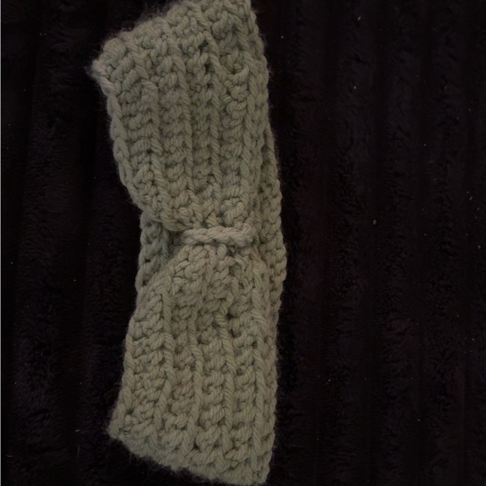 Chunky Knit Headband in Green
